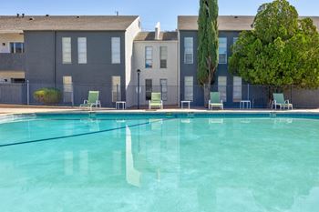 2 Swimming pools
